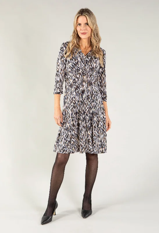 Cozy Day Outfits Simple Comfortwear Tie Detail V Neck Midi Dress