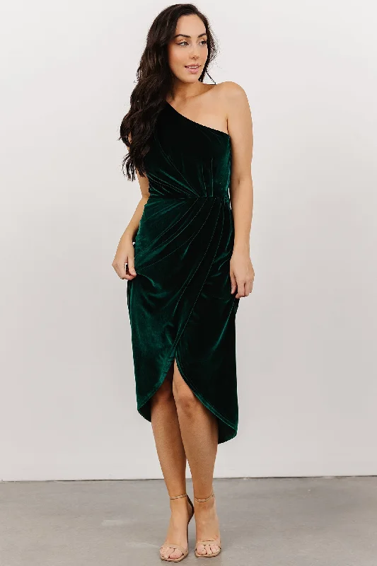 Relaxed Wardrobe Styles Street Chic Kourtney Velvet One Shoulder Midi Dress | Emerald Relaxed Wardrobe Styles Street Chic Kourtney Velvet One Shoulder Midi Dress | Emerald