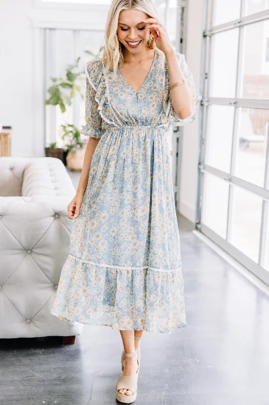 Relaxed Wardrobe Styles Comfy Chic Just My Type Chambray Blue Floral Midi Dress