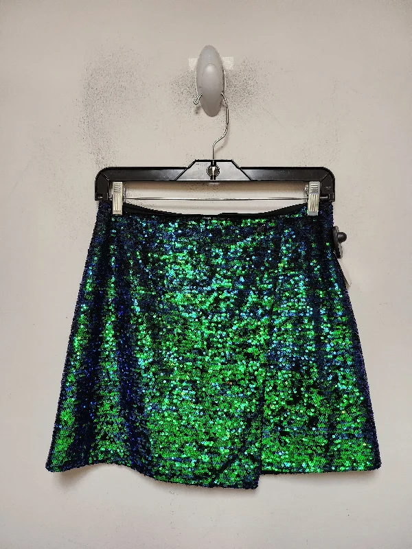 Trendy Warm Looks Modern Comfortwear Skirt Mini & Short By Clothes Mentor In Blue & Green, Size: 4 Trendy Warm Looks Modern Comfortwear Skirt Mini & Short By Clothes Mentor In Blue & Green, Size: 4