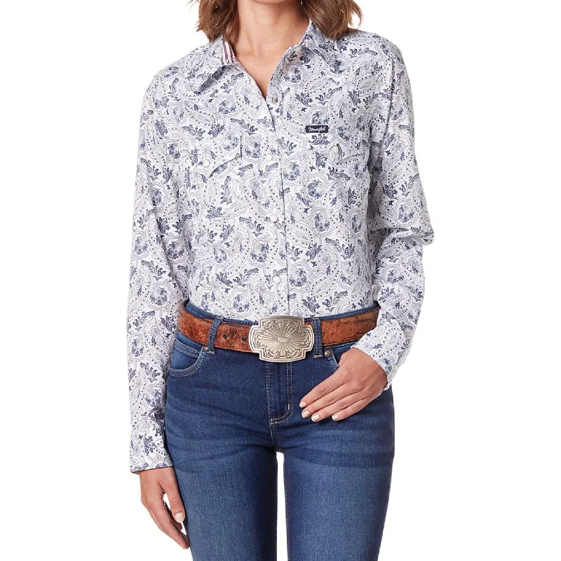 Effortless Soft Layers Chic Comfort Wrangler Women's Retro Paisley Shirt