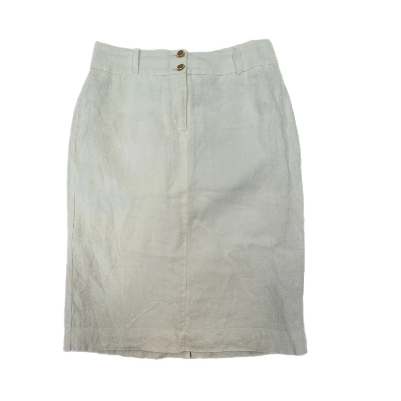 Affordable Comfort Styles Cozy Essentials Skirt Mini & Short By Banana Republic In White, Size: 2 Affordable Comfort Styles Cozy Essentials Skirt Mini & Short By Banana Republic In White, Size: 2