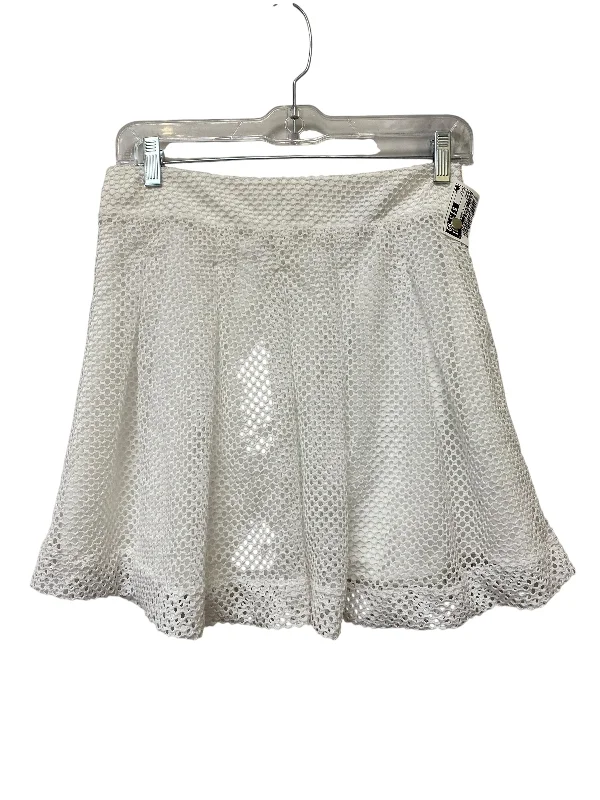 Soft-Fit Wear Practical Comfort Skirt Mini & Short By Banana Republic In White, Size: 0 Soft-Fit Wear Practical Comfort Skirt Mini & Short By Banana Republic In White, Size: 0