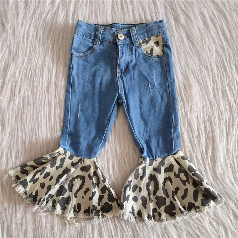 Relaxed Textiles Cozy Looks girl stitching design jeans with leopard print