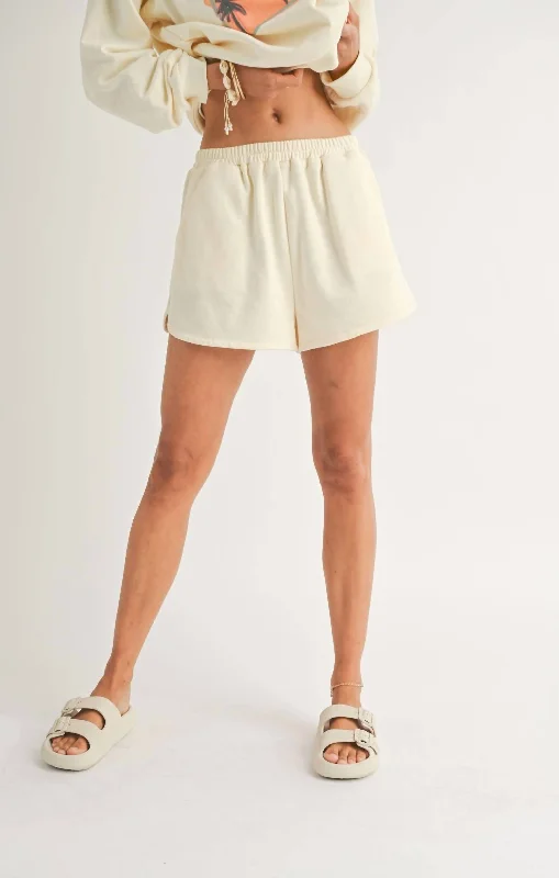 Simple Fashion Styles Daily Chic Palms Short In Ivory