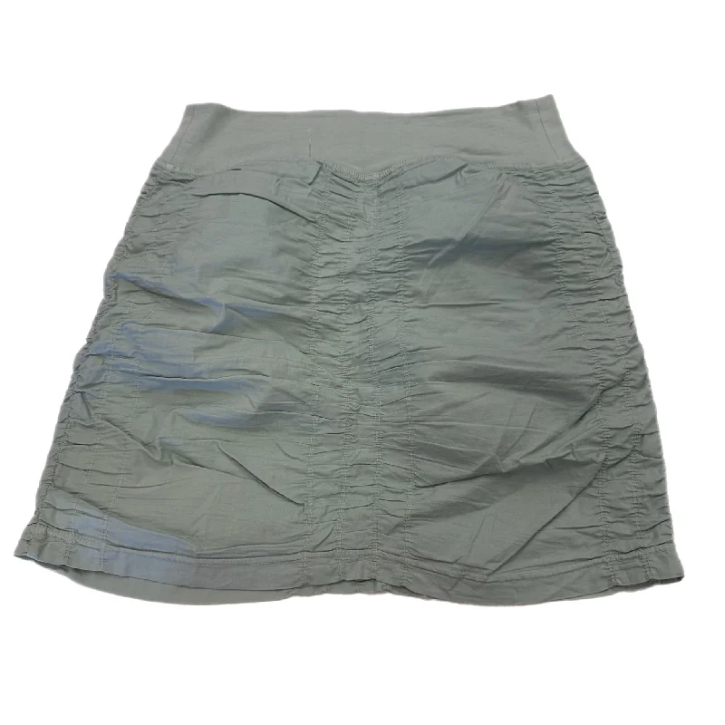 Simple Fashion Layers Street Comfort Skirt Mini & Short By Clothes Mentor In Green, Size: S Simple Fashion Layers Street Comfort Skirt Mini & Short By Clothes Mentor In Green, Size: S