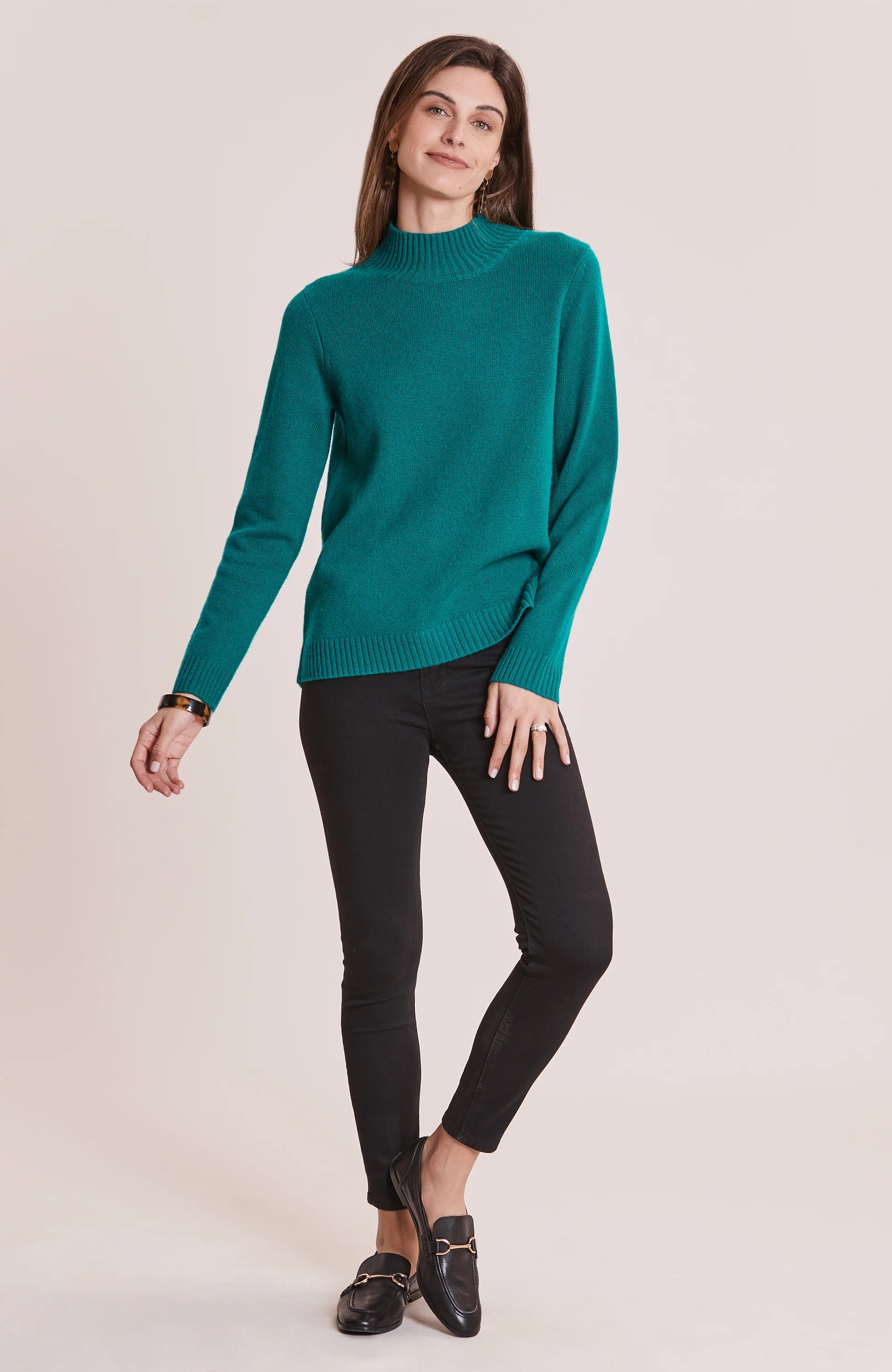 Fashionable Comfortwear Soft Fit Tyler Boe Button Back Cashmere Sweater Deep Verde Fashionable Comfortwear Soft Fit Tyler Boe Button Back Cashmere Sweater Deep Verde
