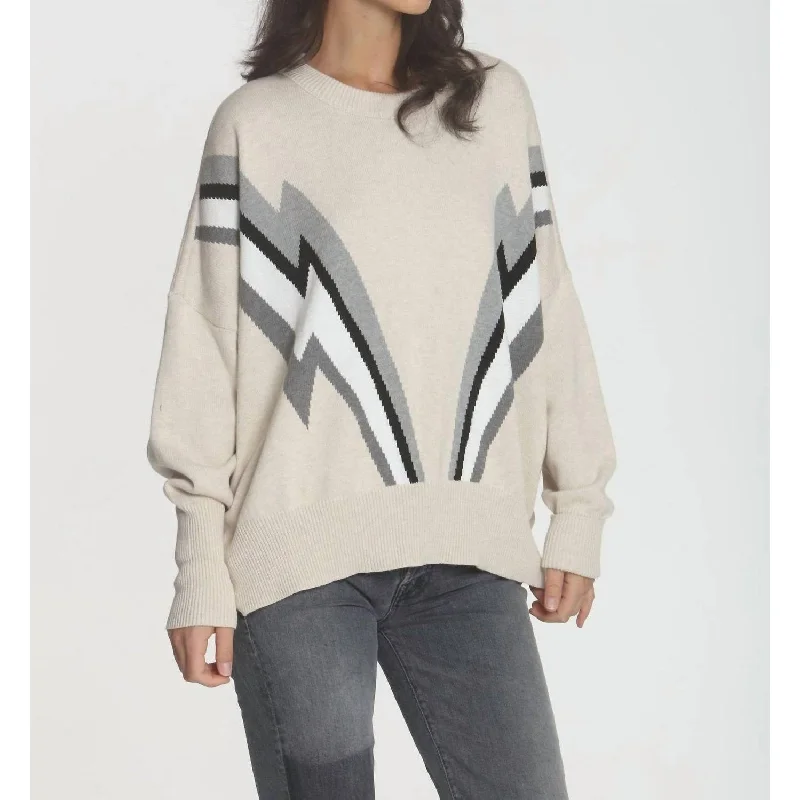Effortless Chic Looks Relaxed Pieces Label+Thread - Retro Sweatshirt