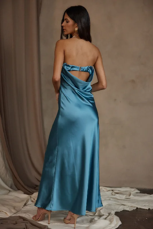 Simple Fashion Styles Cool Layers Natalia Solid Blue Strapless Maxi Dress
