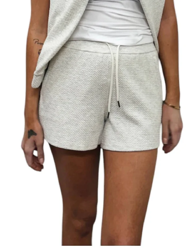 Relaxed Wardrobe Styles Sleek Comfort Restoration Short In Ivory