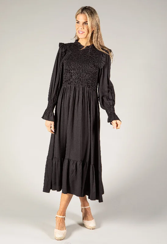 Relaxed and Fashionable Stylish Outfits Smocking Detail Long Sleeve Dress