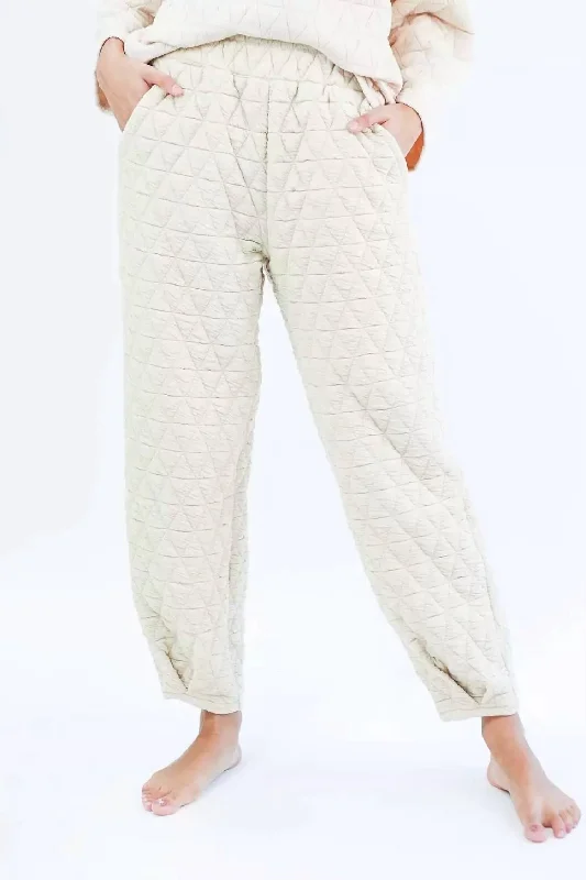 Everyday Comfort Wear Easy Chic Quilted Jogger In Cream