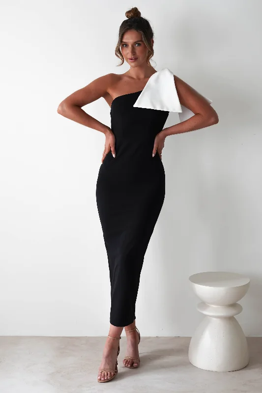 Warm and Soft Textiles Modern Comfort Freyja Bodycon Midi Dress | Black