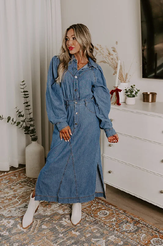 Soft Textured Wear Day Comfort City Chic Denim Midi in Medium Wash