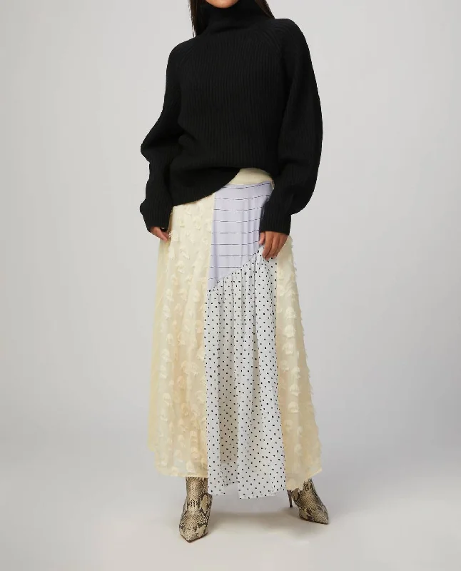 Cozy and Fashionable Trendy Comfortwear Fiona Sweater In Black