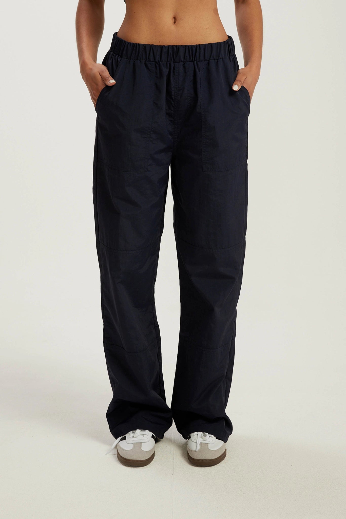 Soft-Fit Wear Warm Layers Sunny Spray Parachute Pant