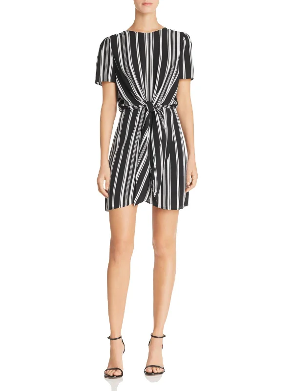Relaxed Wardrobe Styles Practical Layers Womens Striped Keyhole Casual Dress