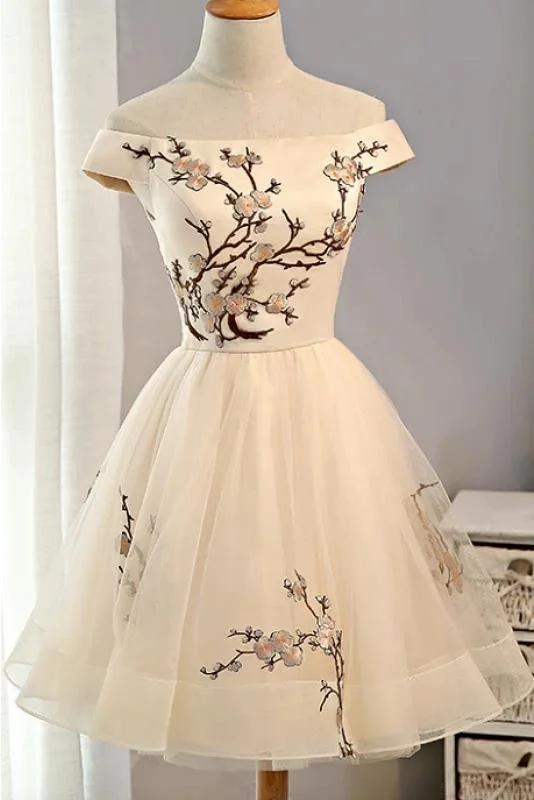 Chic Layering Simple Comfortwear A Line Off the Shoulder Short Homecoming Gown with Appliques, Tulle Short Party Dresses M1752 Chic Layering Simple Comfortwear A Line Off the Shoulder Short Homecoming Gown with Appliques, Tulle Short Party Dresses M1752
